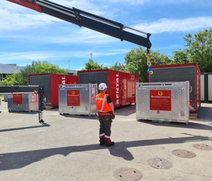 Lieferung eines Bredenoord Produkt Set-Ups vor einem Krankenhaus (Foto: Bredenoord)